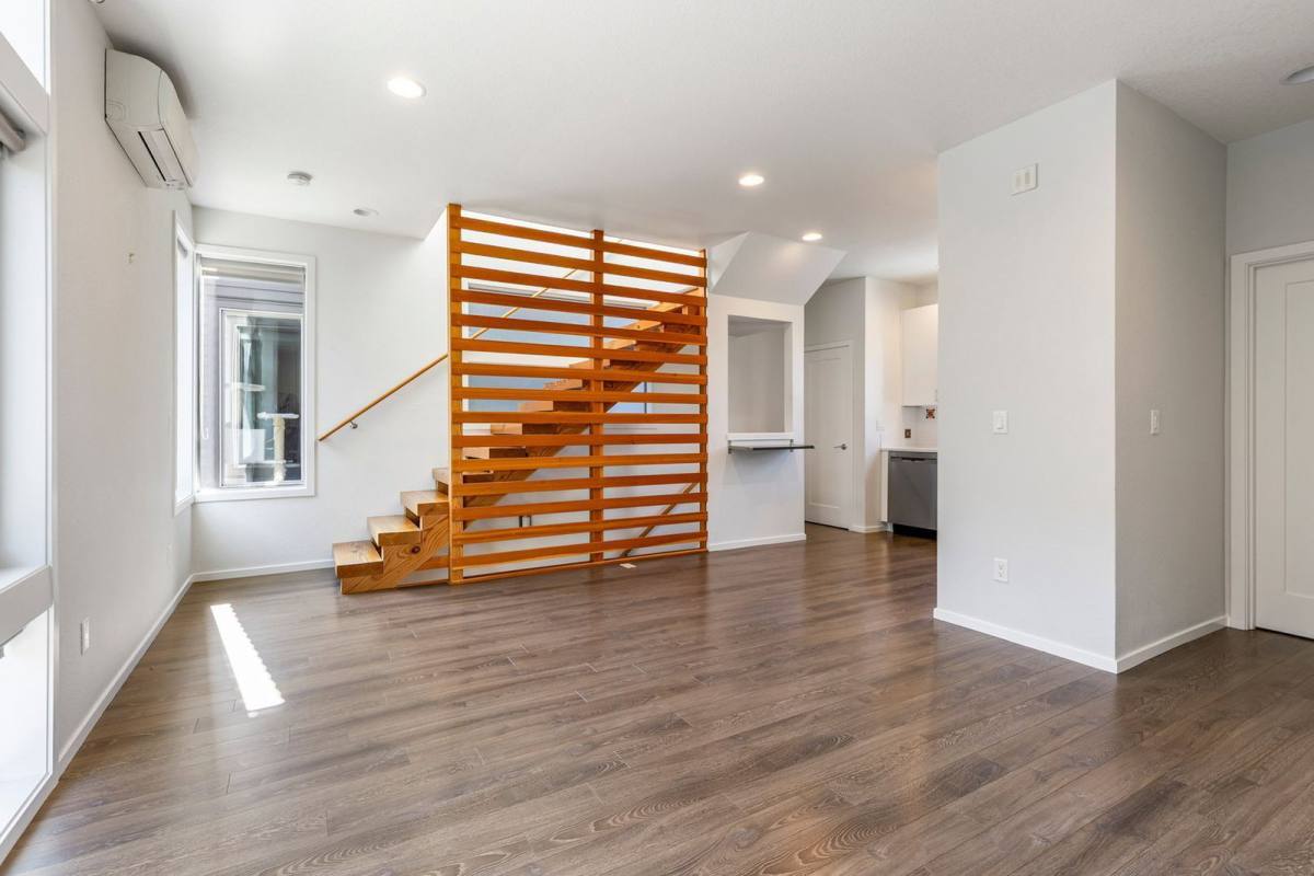 Townhouse for rent at 1217 N Morgan St, Portland, OR 97217