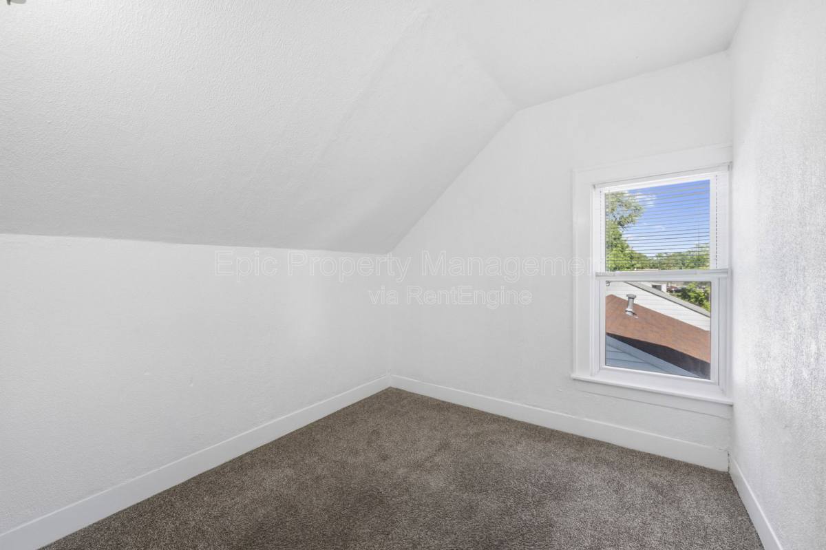 Apartment for rent at 1511 E Harry Ave #1513, Hazel Park, MI 48030