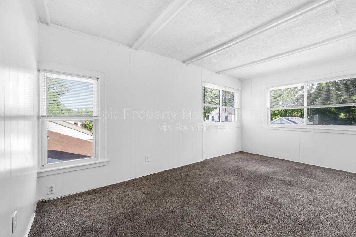 Apartment for rent at 1511 E Harry Ave #1513, Hazel Park, MI 48030