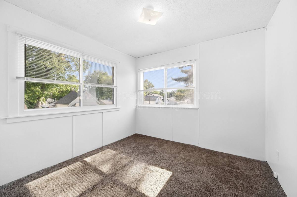 Apartment for rent at 1511 E Harry Ave #1513, Hazel Park, MI 48030