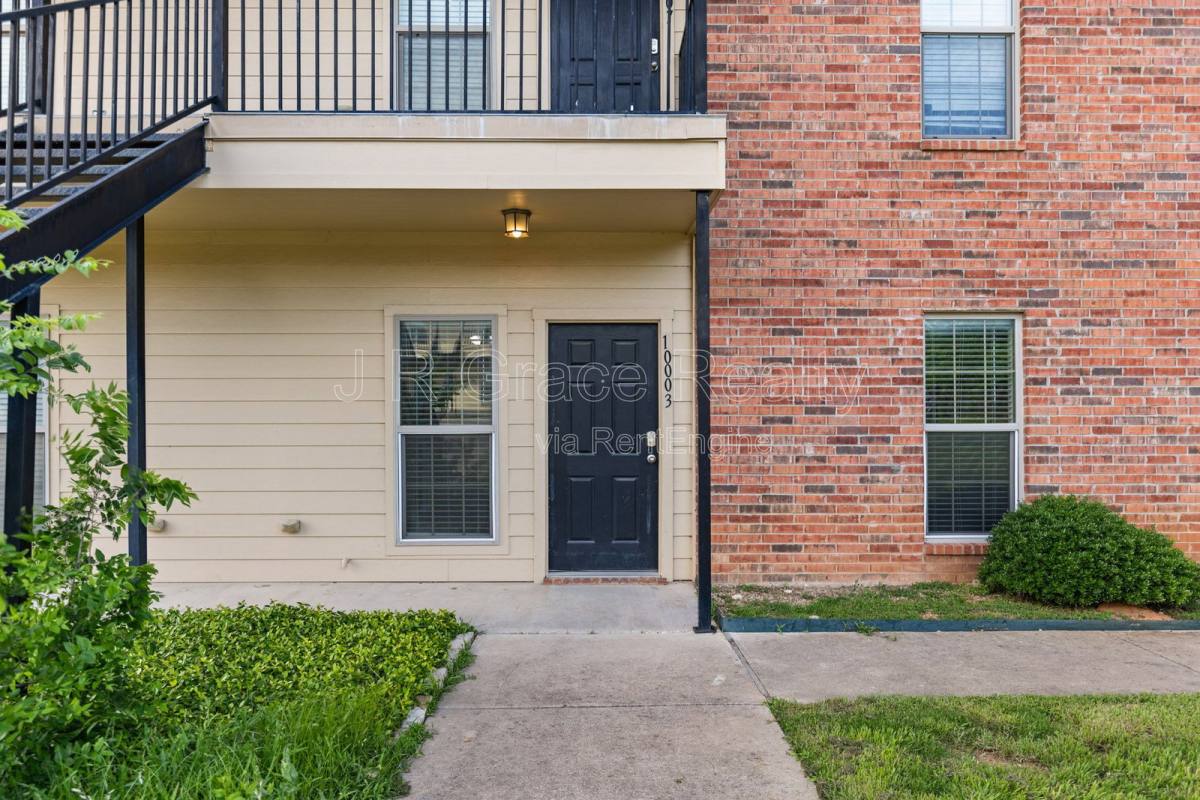 Apartment for rent at 2100 Breezy Dr, Woodway, TX 76712