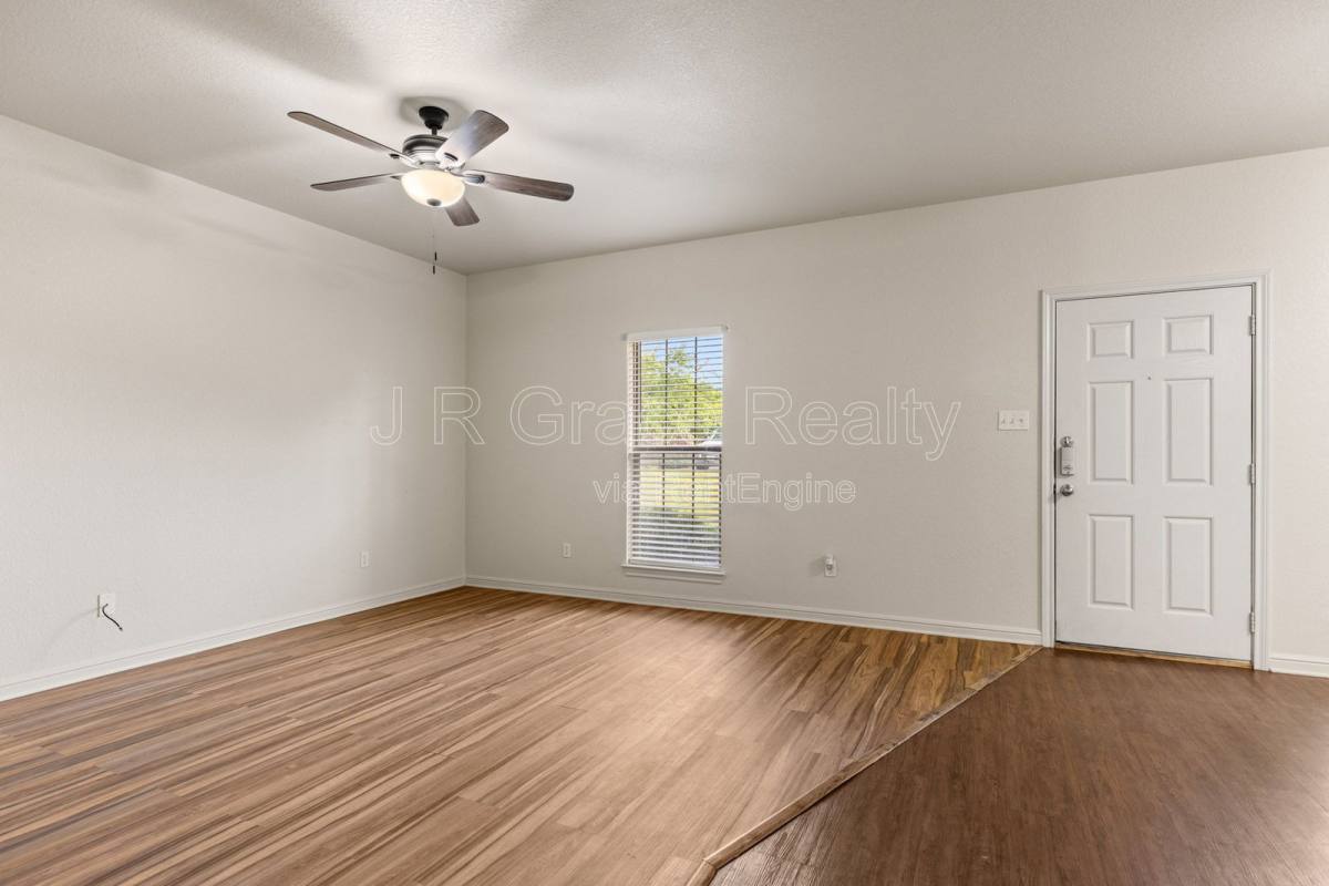 Apartment for rent at 2100 Breezy Dr, Woodway, TX 76712
