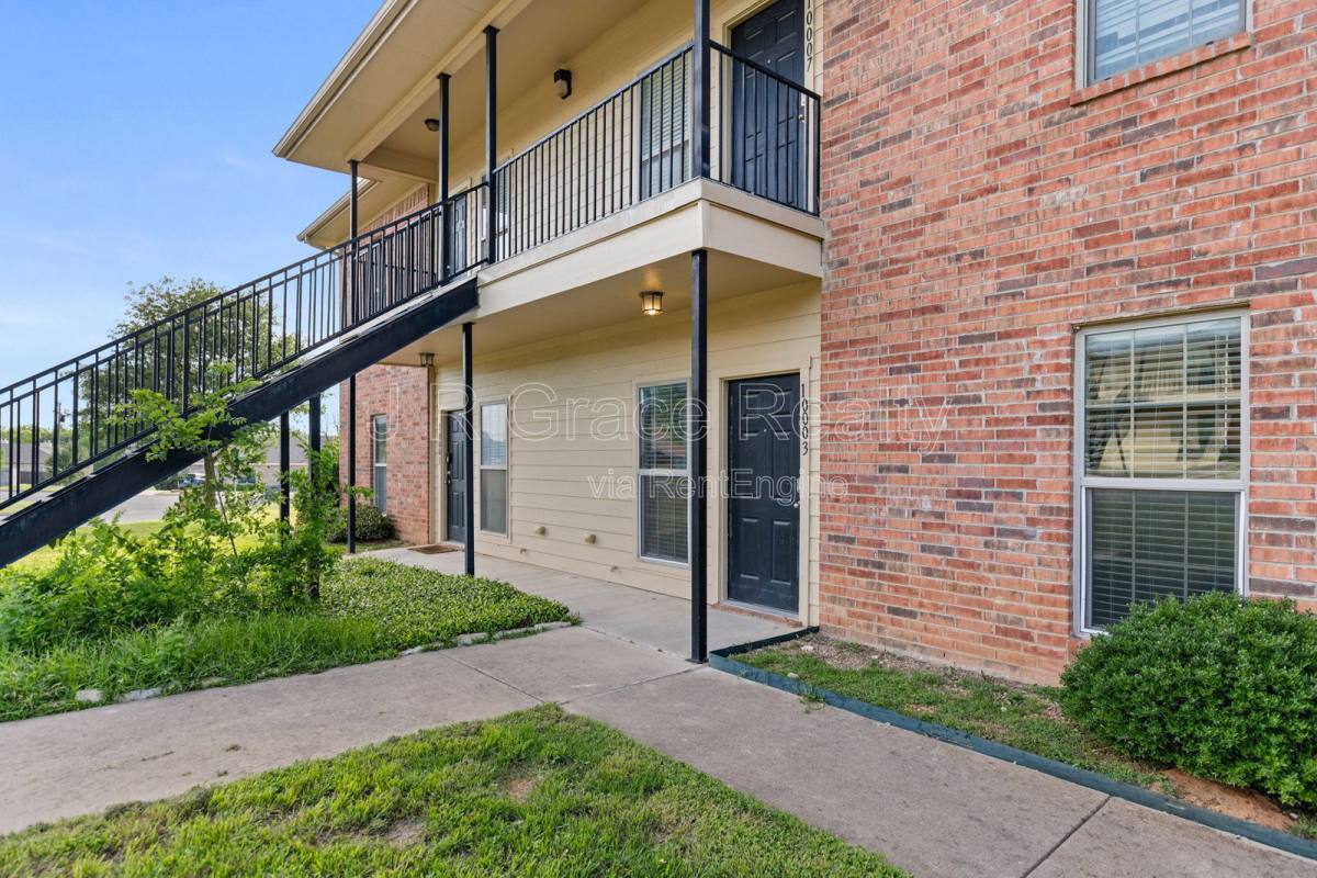 Apartment for rent at 2100 Breezy Dr, Woodway, TX 76712