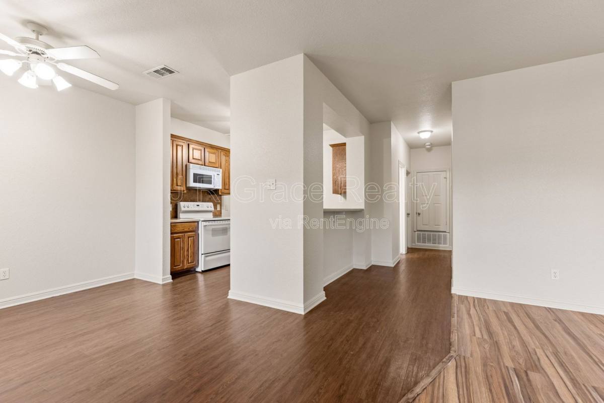 Apartment for rent at 2100 Breezy Dr, Woodway, TX 76712