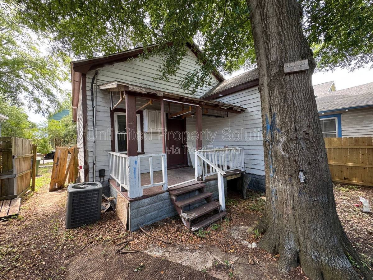 House for rent at 317 Queen St, Wilmington, NC 28401