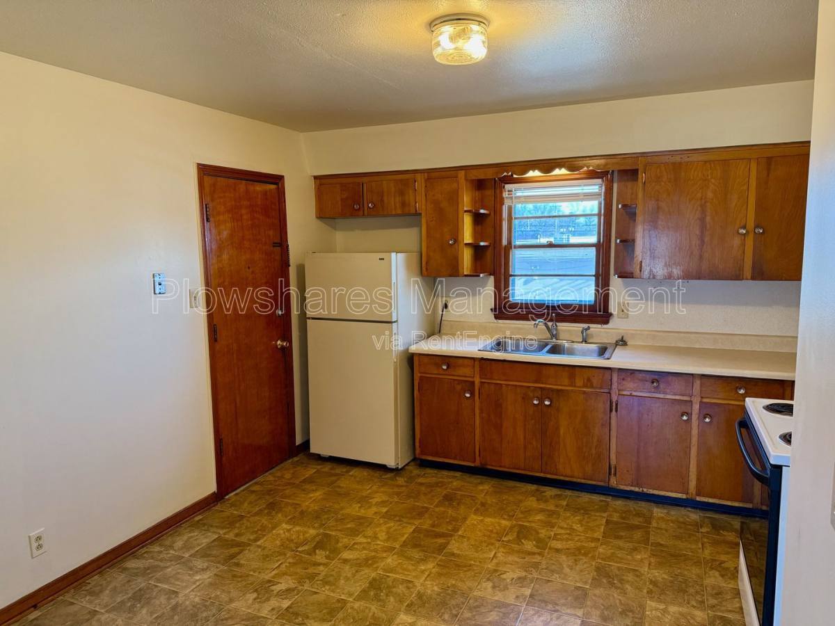Apartment for rent at 4301 Wooded Way Court #16, Louisville, KY 40219