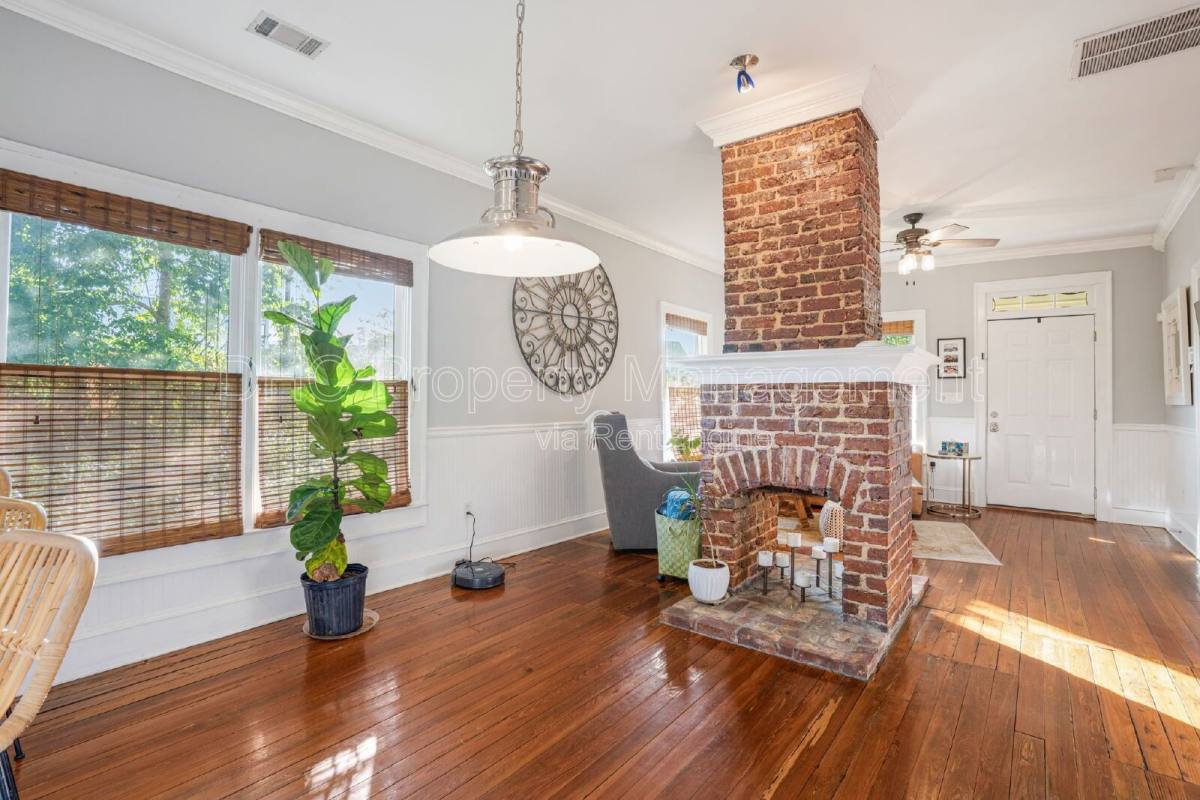House for rent at 10 Smith St NW, Atlanta, GA 30318