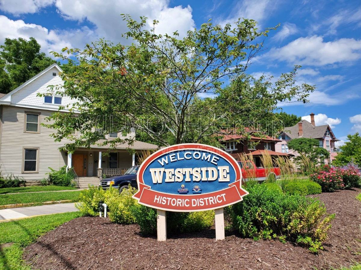 Apartment for rent at 135 W Hendricks St #2, Shelbyville, IN 46176