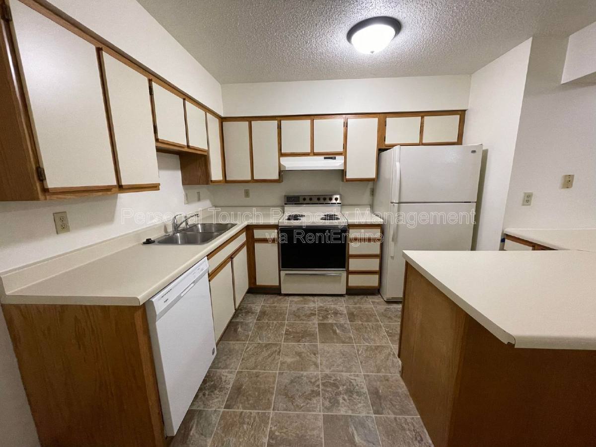 Apartment for rent at 1010 4th Ave S #C, Fargo, ND 58103