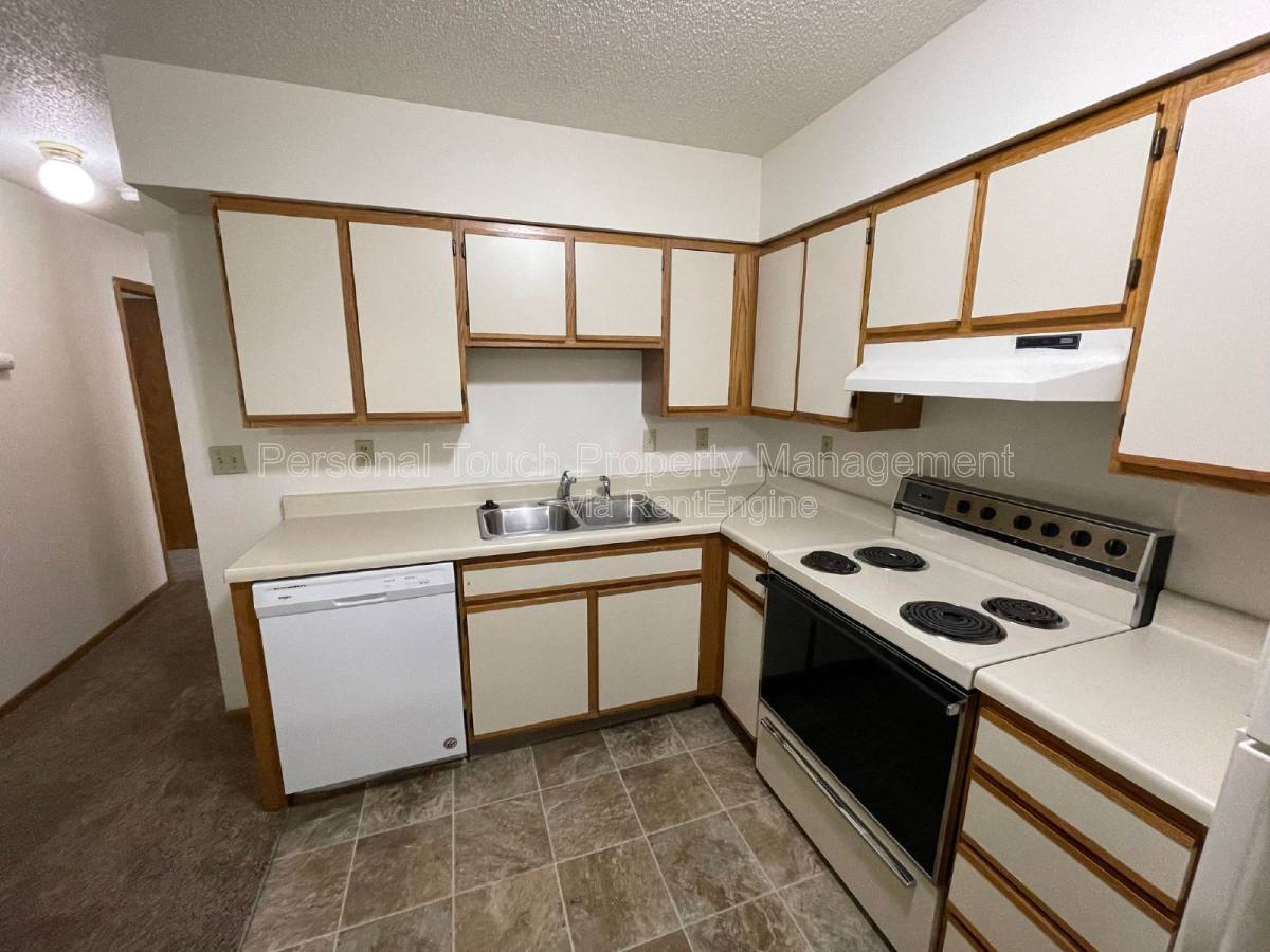 Apartment for rent at 1010 4th Ave S #C, Fargo, ND 58103