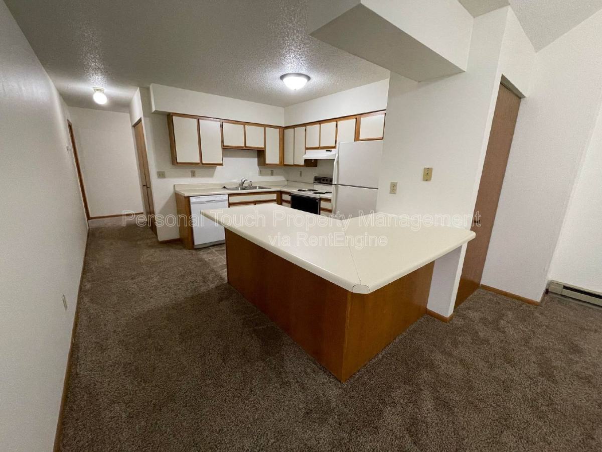 Apartment for rent at 1010 4th Ave S #C, Fargo, ND 58103