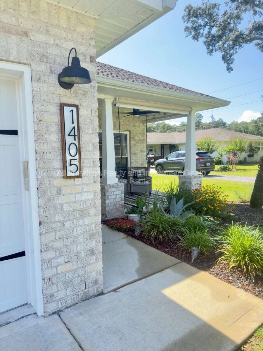House for rent at 1405 Hickory St, Niceville, FL 32578