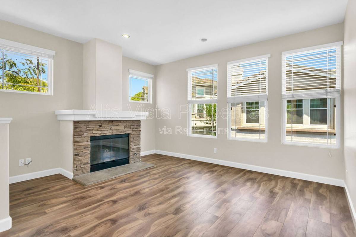 Apartment for rent at 12079 World Trade Dr #1, San Diego, CA 92128