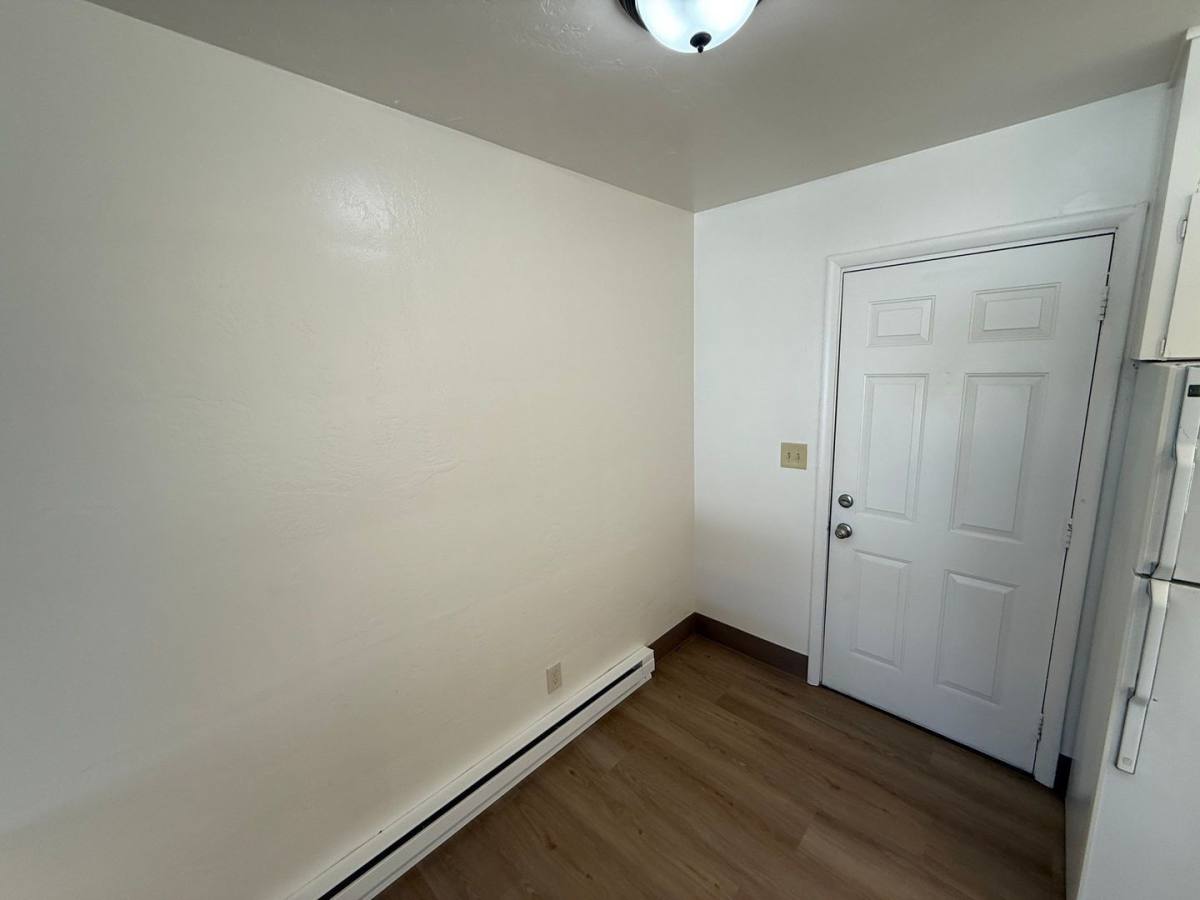Apartment for rent at 1835 Beach Ave NE #11, Salem, OR 97301