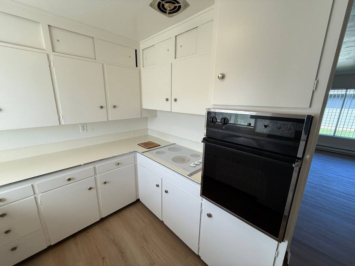 Apartment for rent at 1835 Beach Ave NE #11, Salem, OR 97301