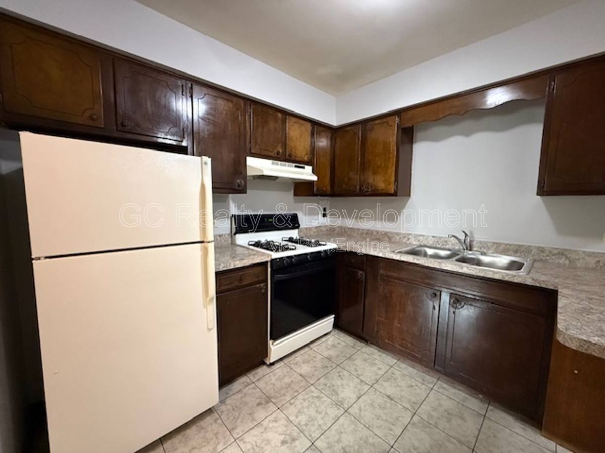 Apartment for rent at 525 N Highview Ave #525 106, Addison, IL 60101