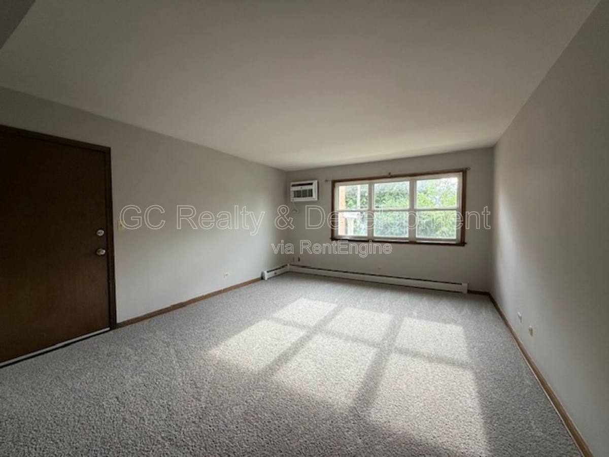 Apartment for rent at 525 N Highview Ave #525 106, Addison, IL 60101