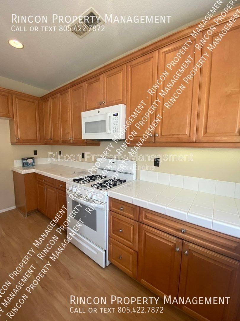 House for rent at 2922 Dunkirk Dr, Oxnard, CA 93035