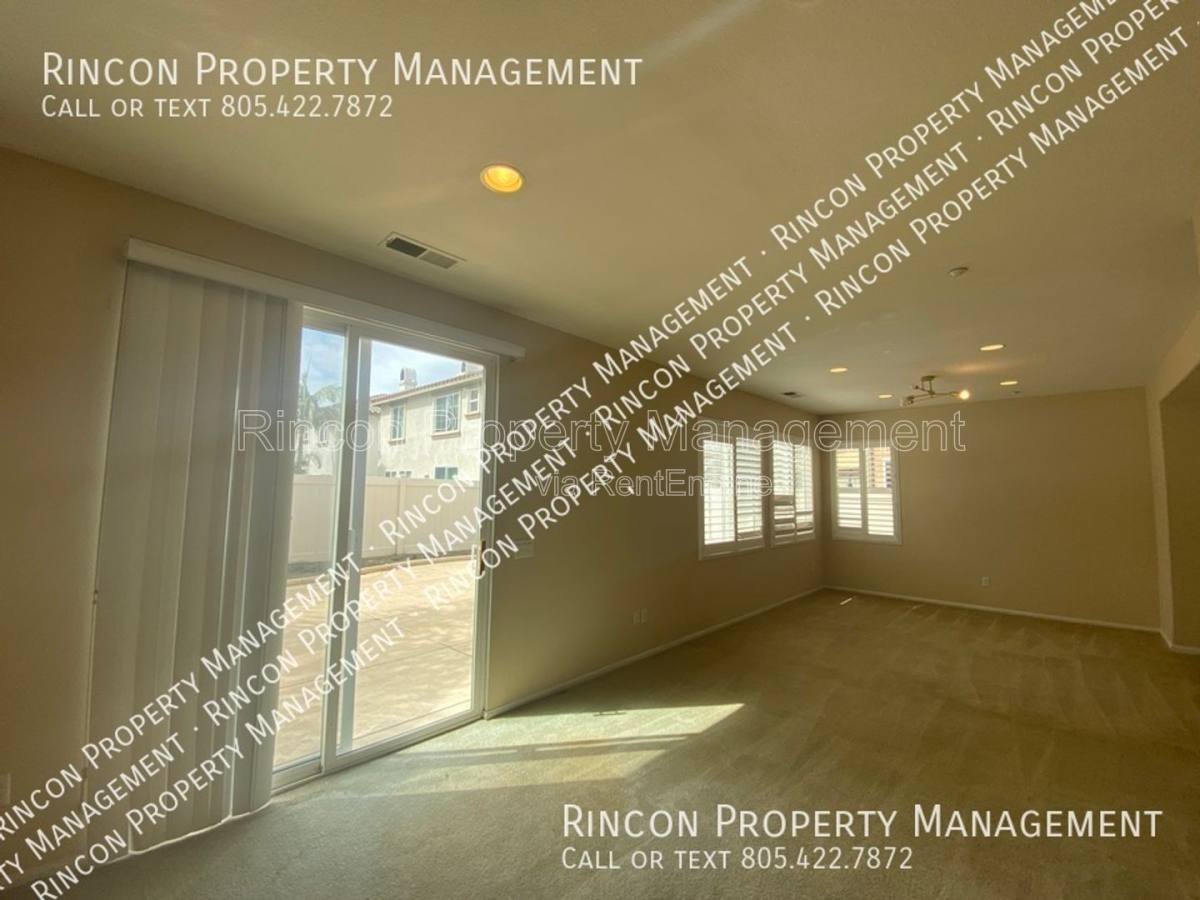 House for rent at 2922 Dunkirk Dr, Oxnard, CA 93035