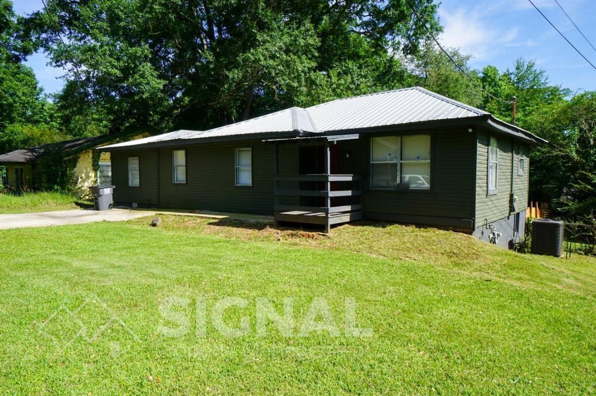 House for rent at 905 26th Ave N, Bessemer, AL 35023