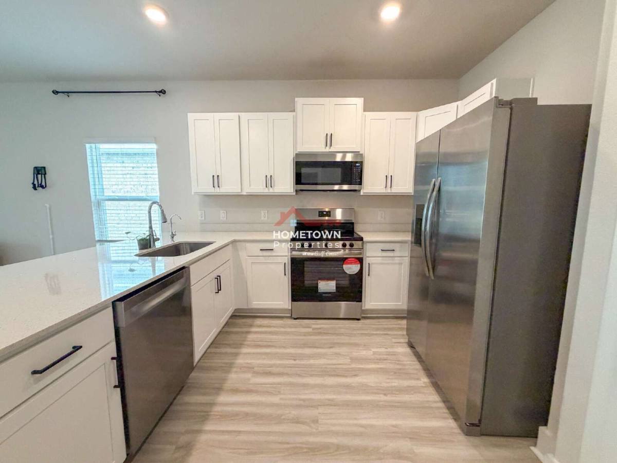 House for rent at 9899 Starling Dr, Pensacola, FL 32506