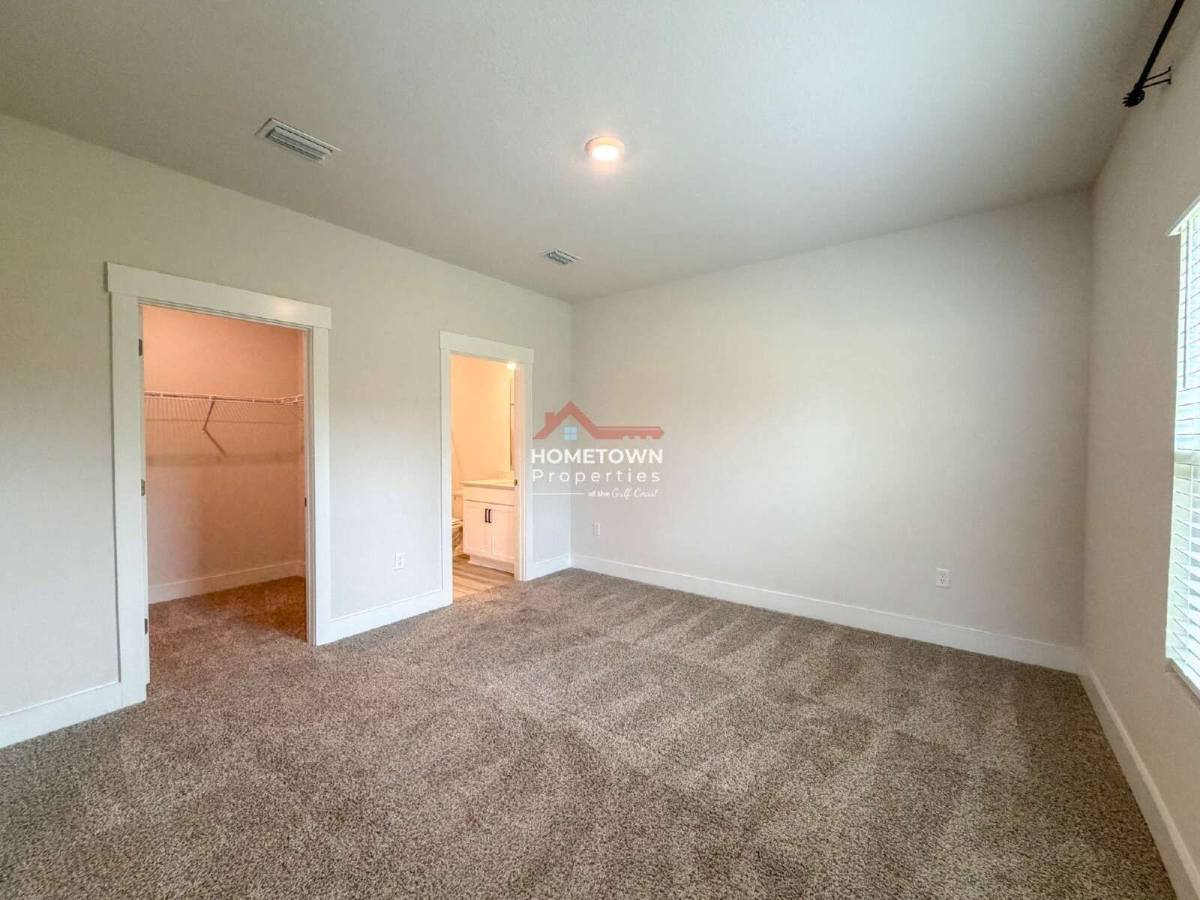 House for rent at 9899 Starling Dr, Pensacola, FL 32506