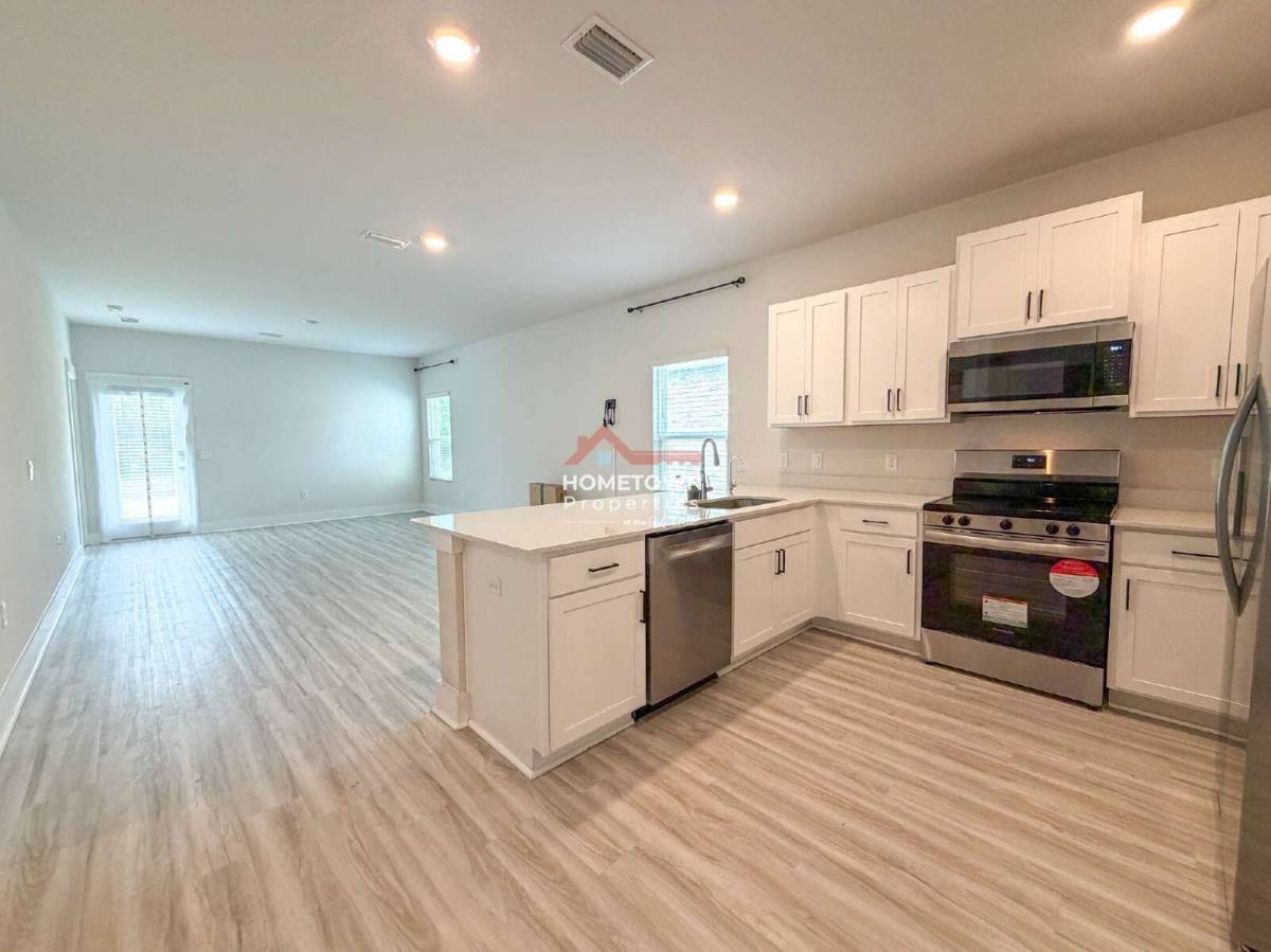 House for rent at 9899 Starling Dr, Pensacola, FL 32506