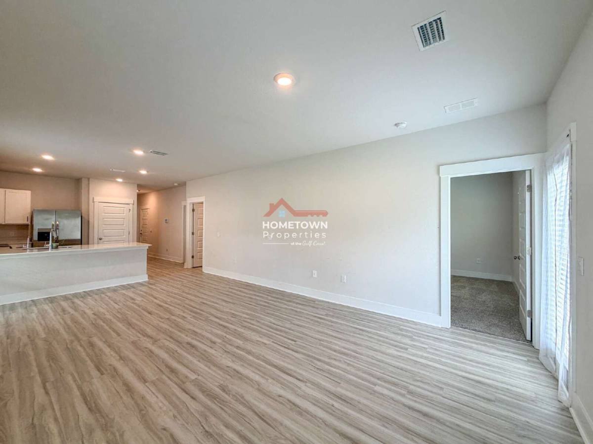 House for rent at 9899 Starling Dr, Pensacola, FL 32506