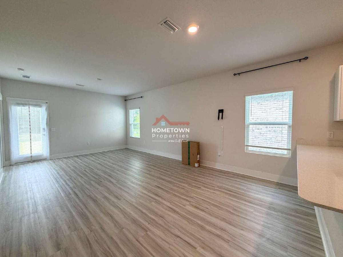 House for rent at 9899 Starling Dr, Pensacola, FL 32506