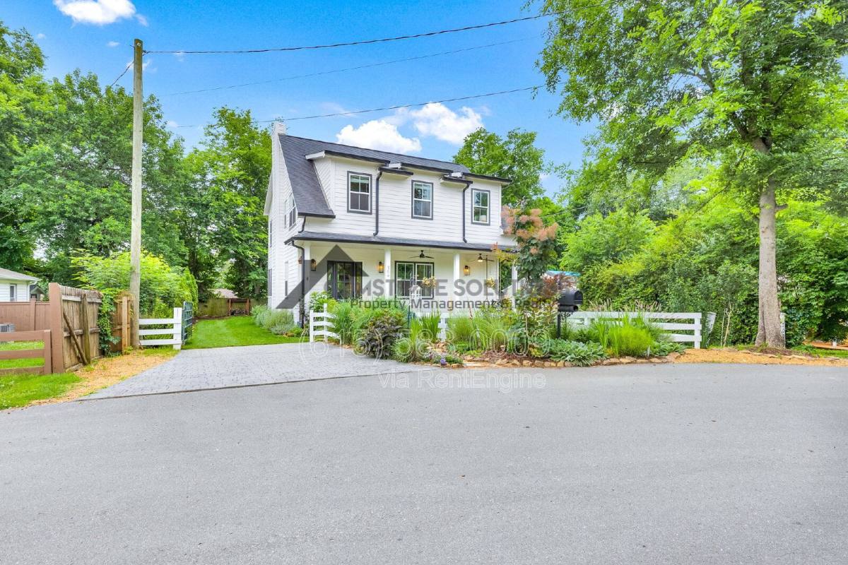 Townhouse for rent at 704 W End Circle, Franklin, TN 37064