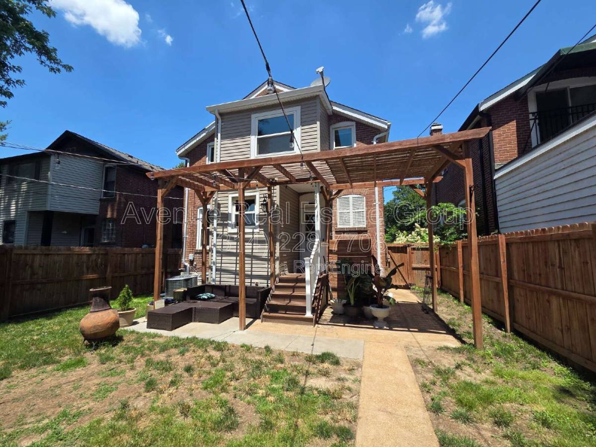 House for rent at 4114 Alma Ave, Saint Louis, MO 63116