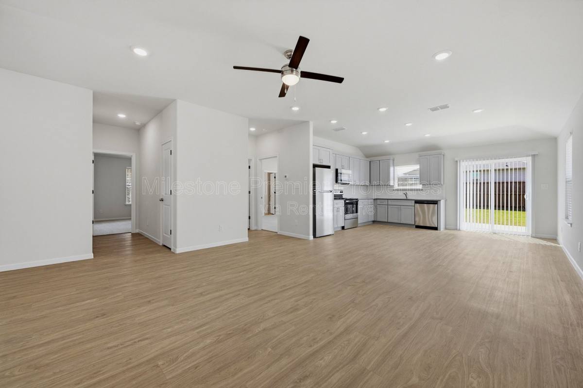 House for rent at 1819 Boxwood Dr, Sherman, TX 75092