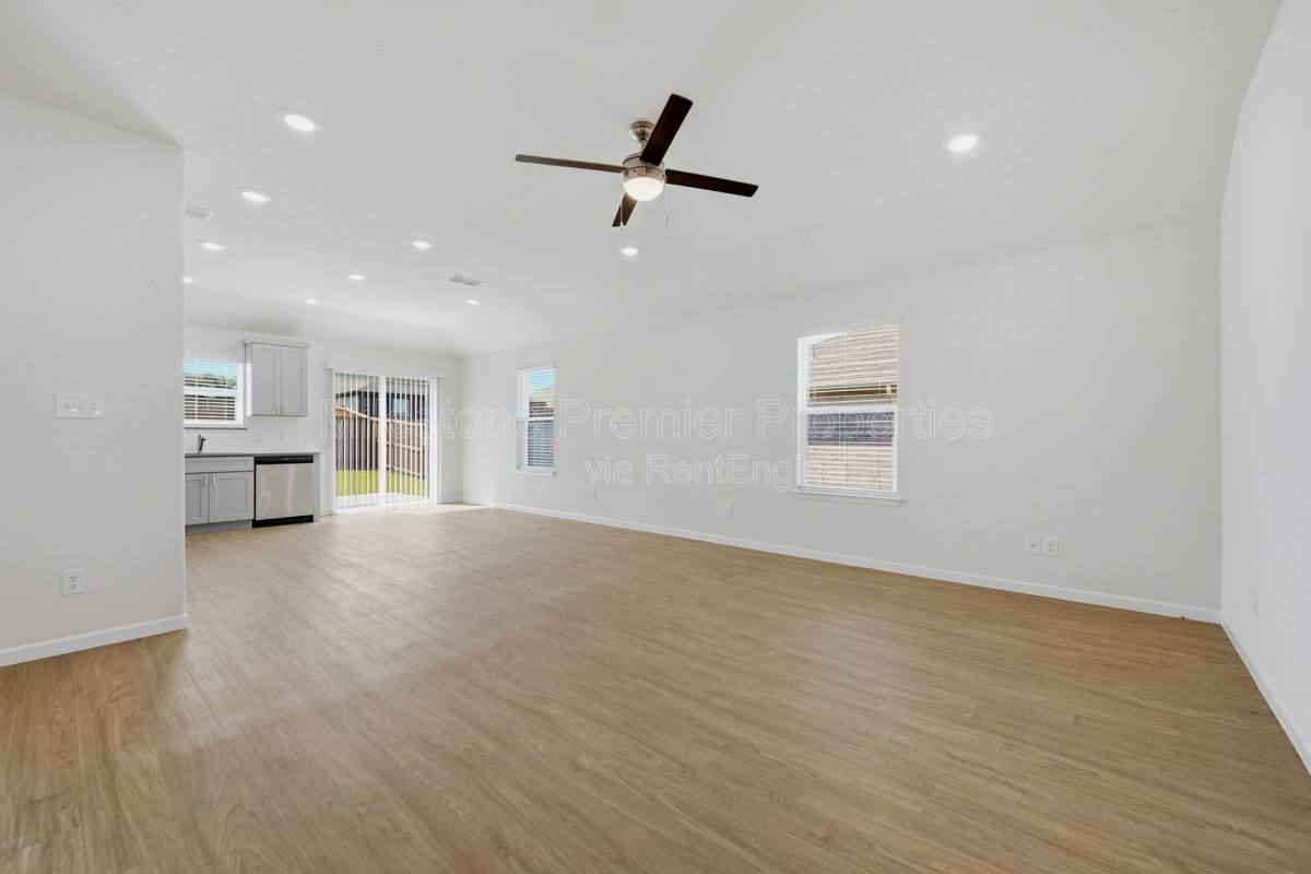House for rent at 1819 Boxwood Dr, Sherman, TX 75092