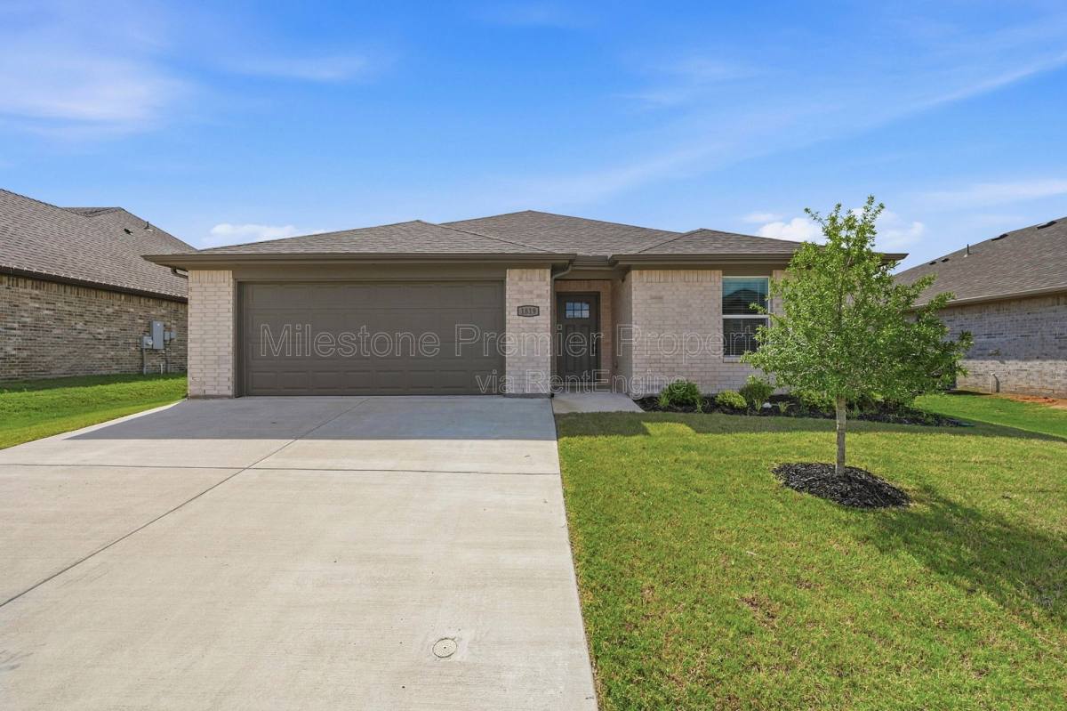 House for rent at 1819 Boxwood Dr, Sherman, TX 75092