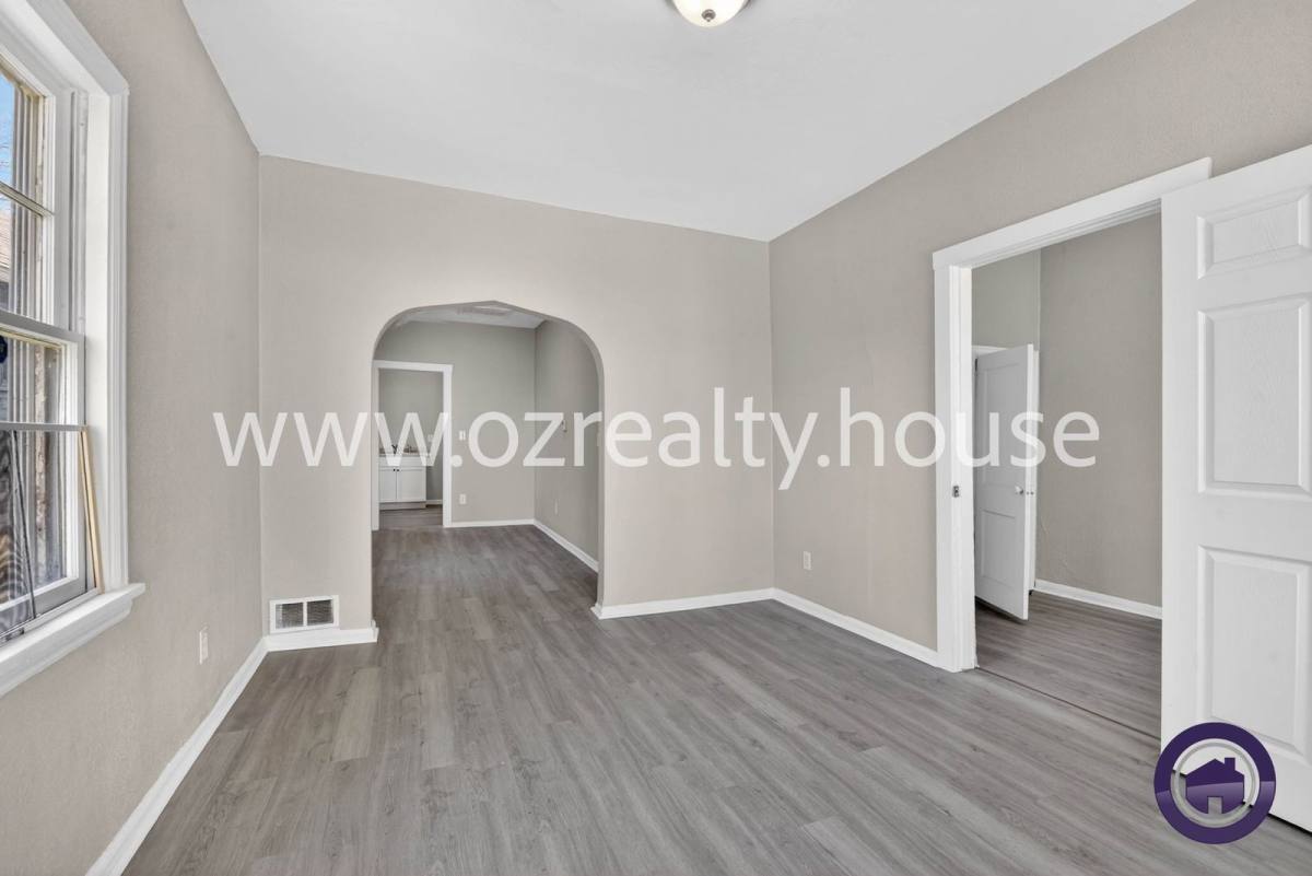 House for rent at 160 Bronson Ave, Toledo, OH 43608