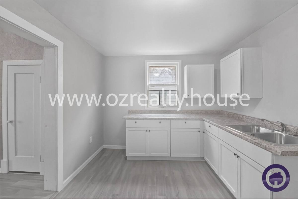 House for rent at 160 Bronson Ave, Toledo, OH 43608