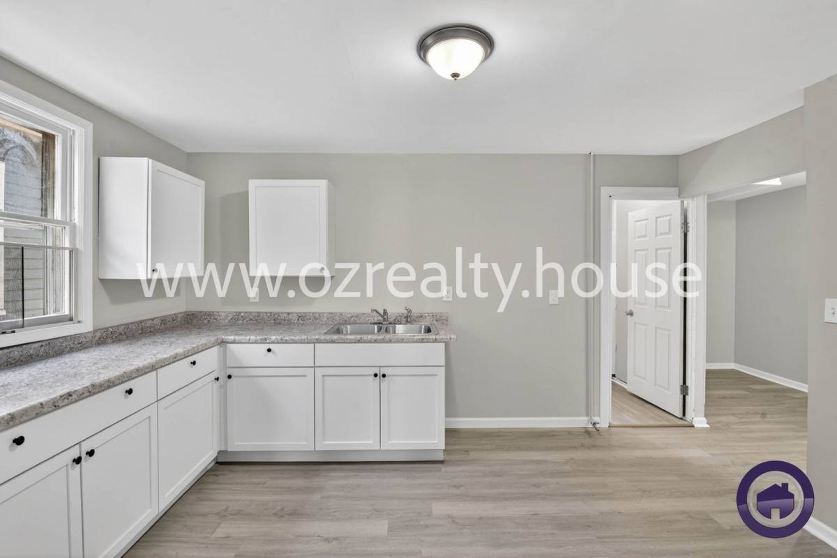 House for rent at 160 Bronson Ave, Toledo, OH 43608