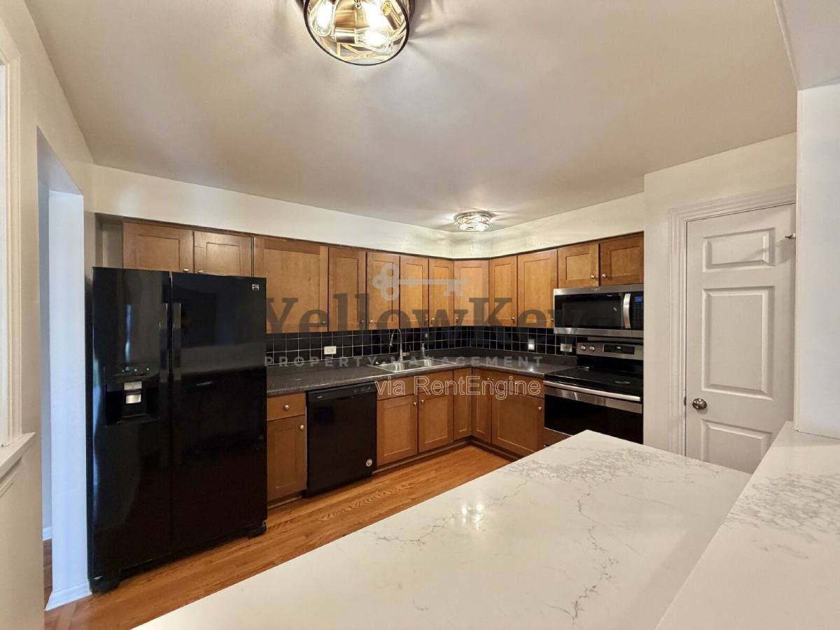 Condo for rent at 850 S Lorraine Rd #1J, Wheaton, IL 60189