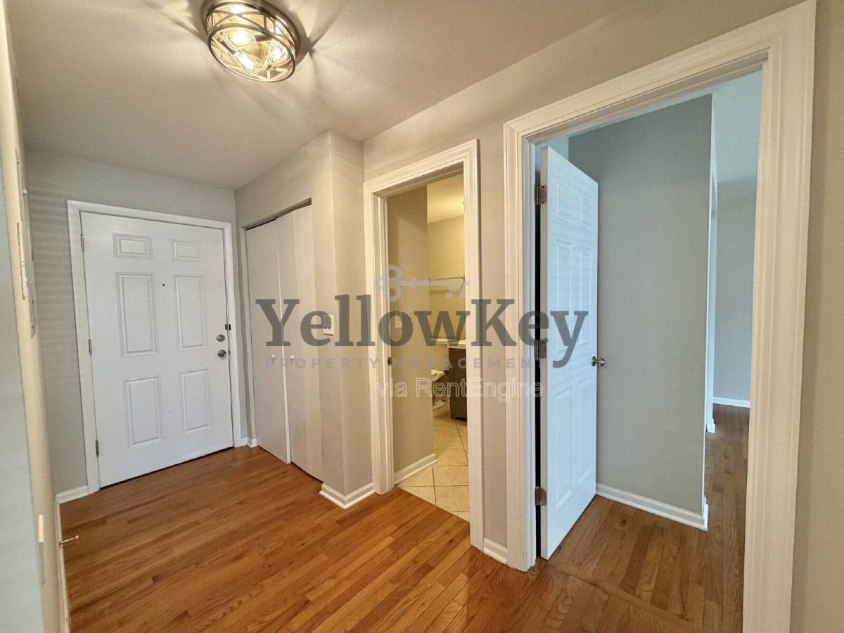 Condo for rent at 850 S Lorraine Rd #1J, Wheaton, IL 60189