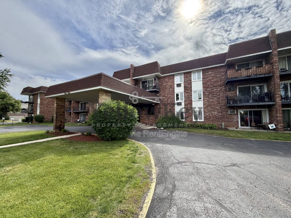 Condo for rent at 850 S Lorraine Rd #1J, Wheaton, IL 60189