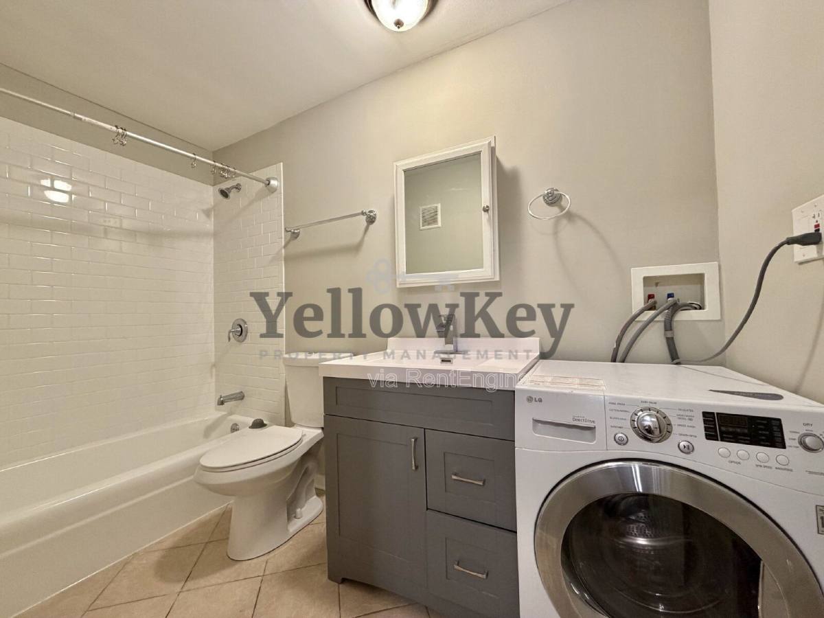 Condo for rent at 850 S Lorraine Rd #1J, Wheaton, IL 60189