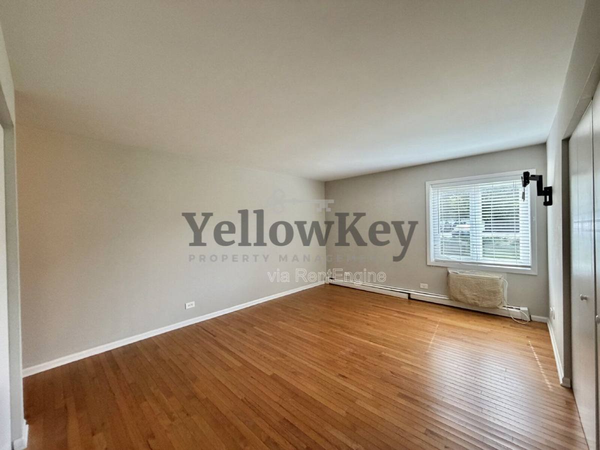 Condo for rent at 850 S Lorraine Rd #1J, Wheaton, IL 60189
