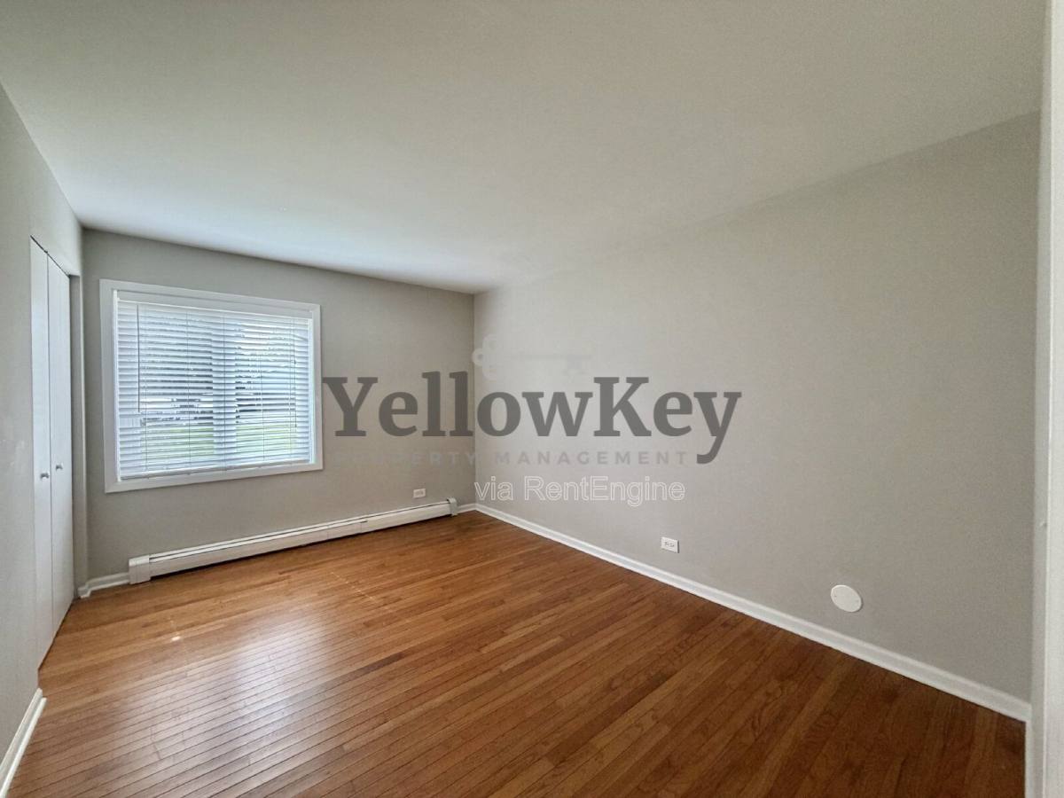 Condo for rent at 850 S Lorraine Rd #1J, Wheaton, IL 60189