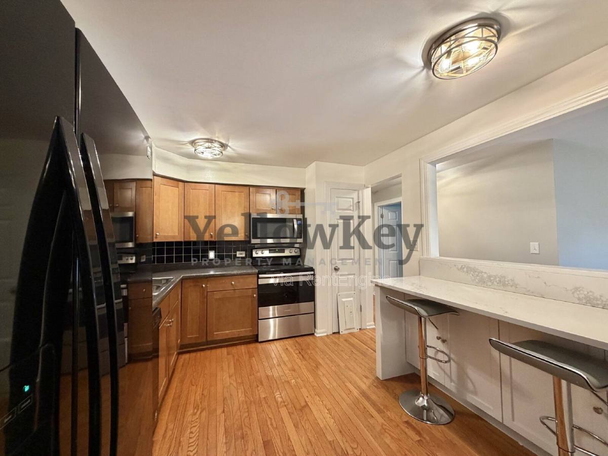 Condo for rent at 850 S Lorraine Rd #1J, Wheaton, IL 60189