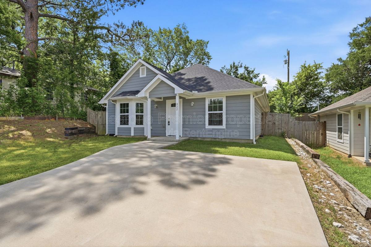 House for rent at 422 E Elm St, Denison, TX 75021