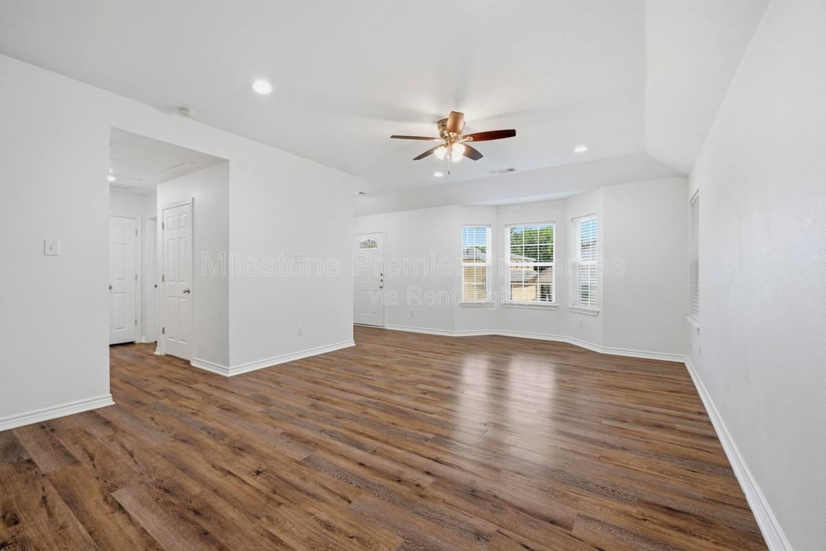 House for rent at 422 E Elm St, Denison, TX 75021