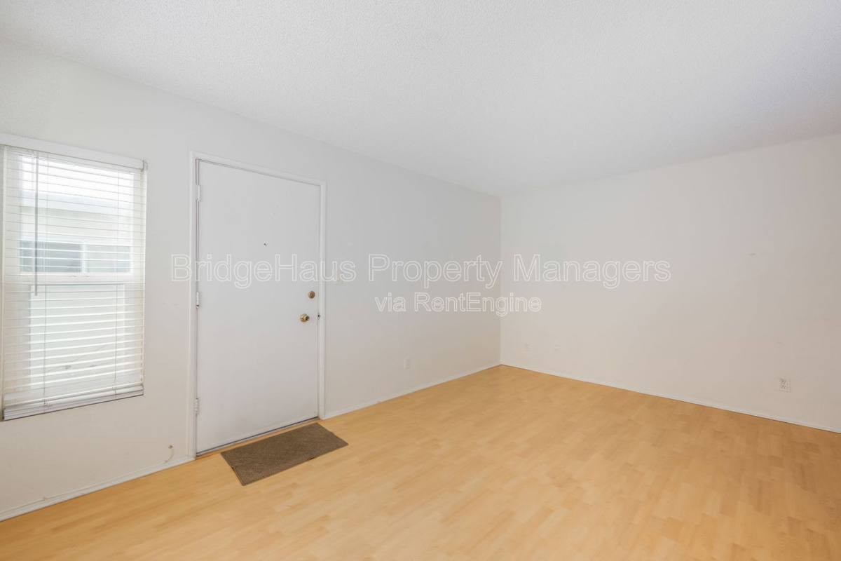 Apartment for rent at 4036 Shasta St #10, San Diego, CA 92109