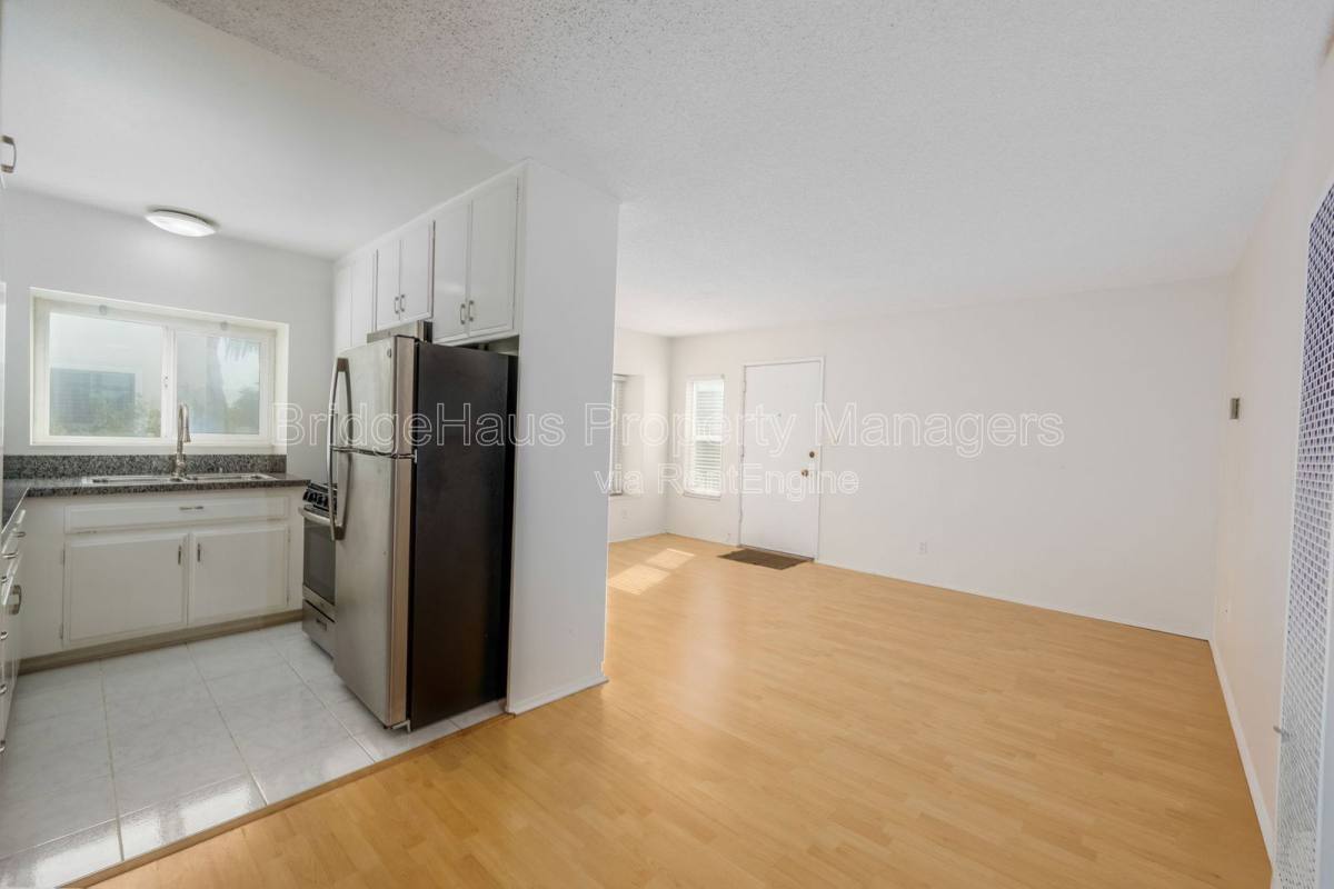 Apartment for rent at 4036 Shasta St #10, San Diego, CA 92109