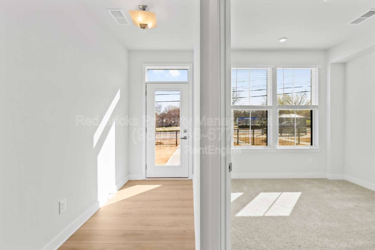 Townhouse for rent at 2833 Statesville Ave, Charlotte, NC 28206