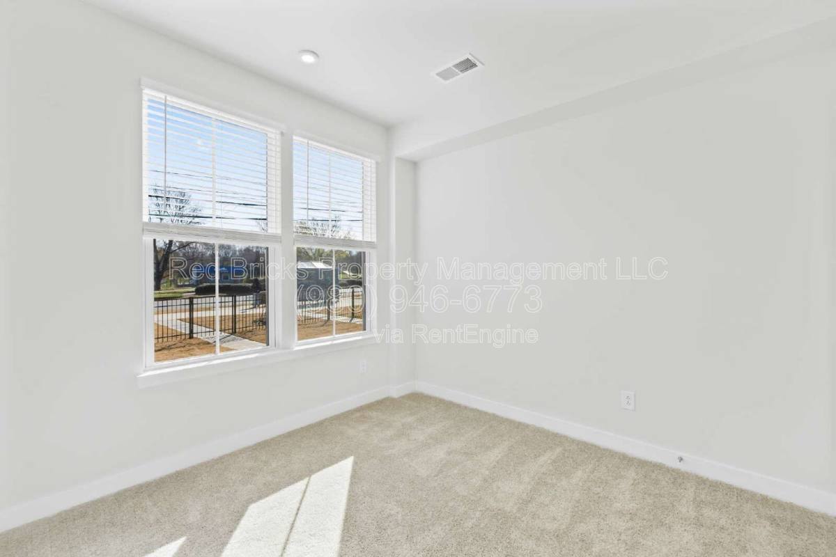 Townhouse for rent at 2833 Statesville Ave, Charlotte, NC 28206